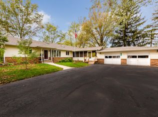 3233 N Sunset Dr, Bridgman, MI 49106