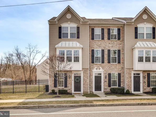 67 Franklin Cir, Somerdale, NJ 08083