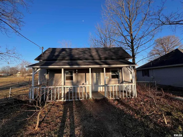 1005 Burgess Ave, Johnston City, IL 62951