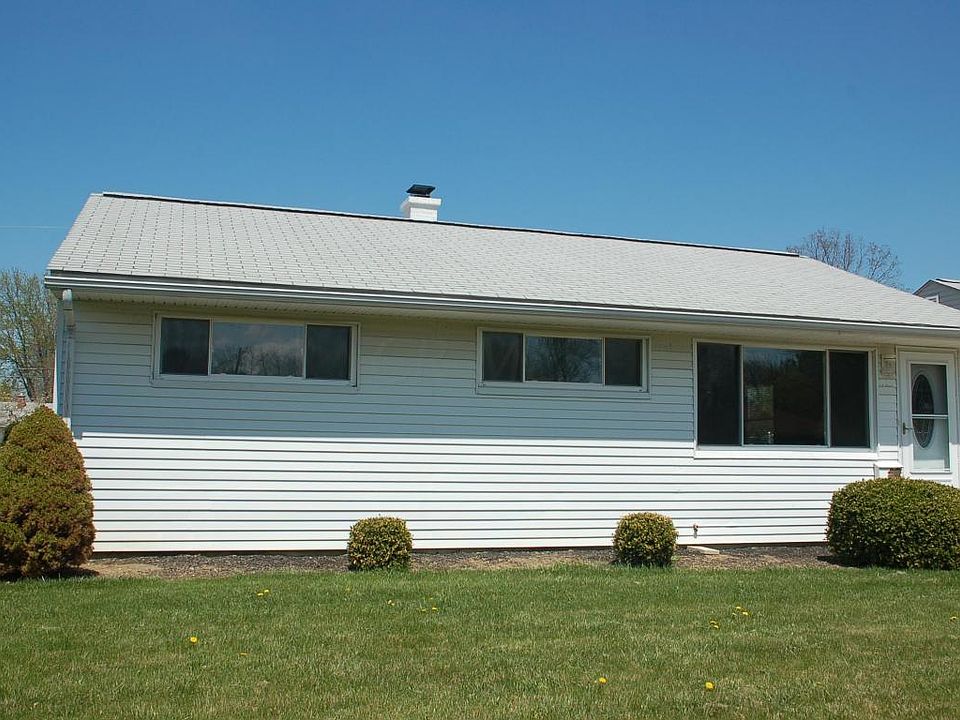 1st image of 1112 Carolyn Ave