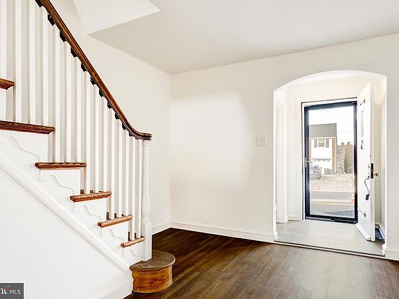 3rd image of 1529 Brierwood Rd