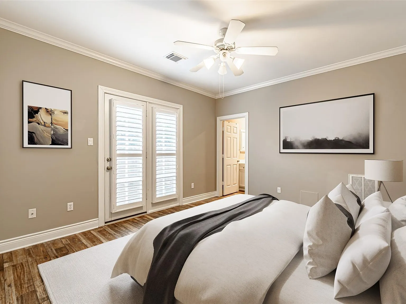 3 bed, 3.5 bath, 2452 sqft, $3,200 — Photo 4
