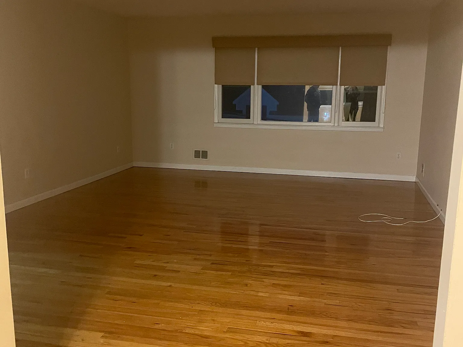 3 bed, 1300 sqft, $3,600 — Photo 2