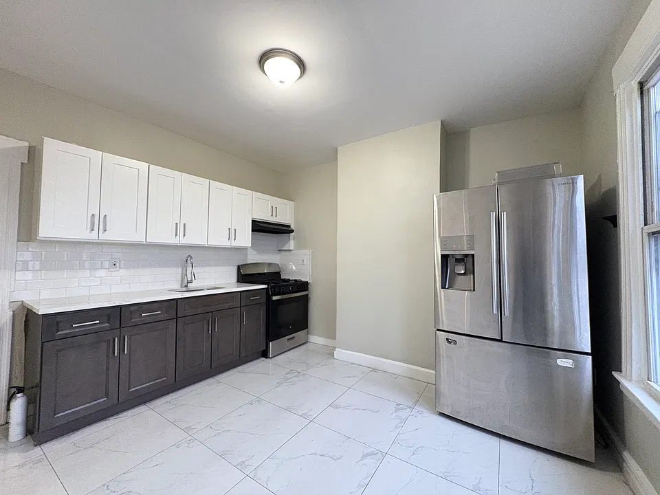 51 Hawkins St #3