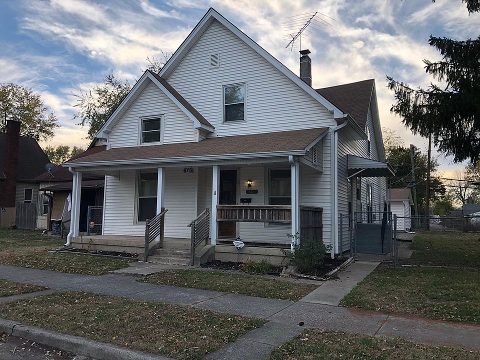 FRONT VIEW OF HOUSE