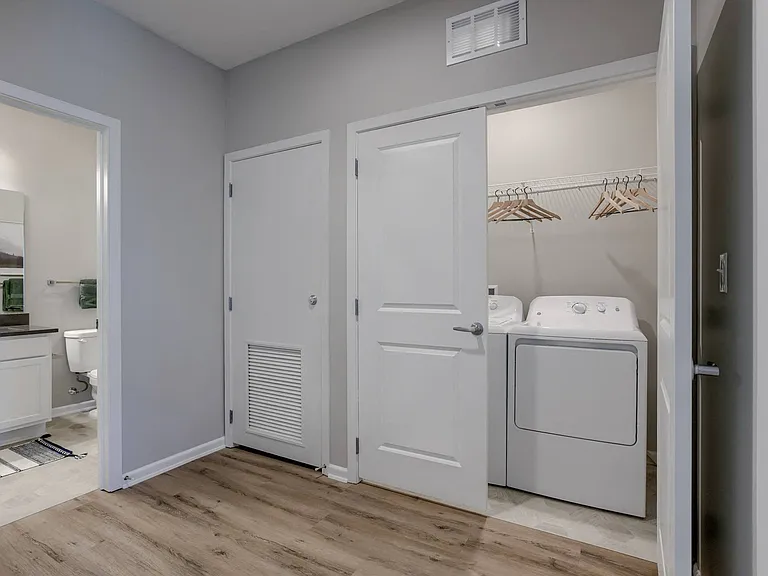 Jacob - 1 Bed / 1 Bath - 759 Sq.Ft.