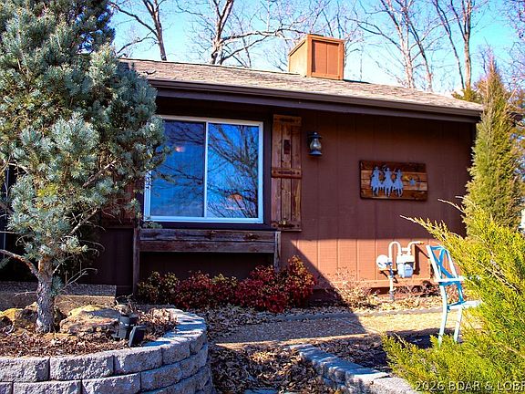 3rd image of 1158 Anemone Rd