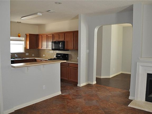 3rd image of 707 Brazos Bend Dr