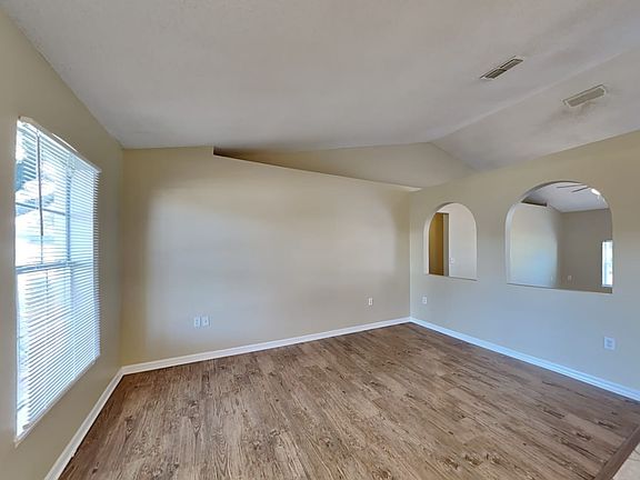 3rd image of 3643 Wellington Ln