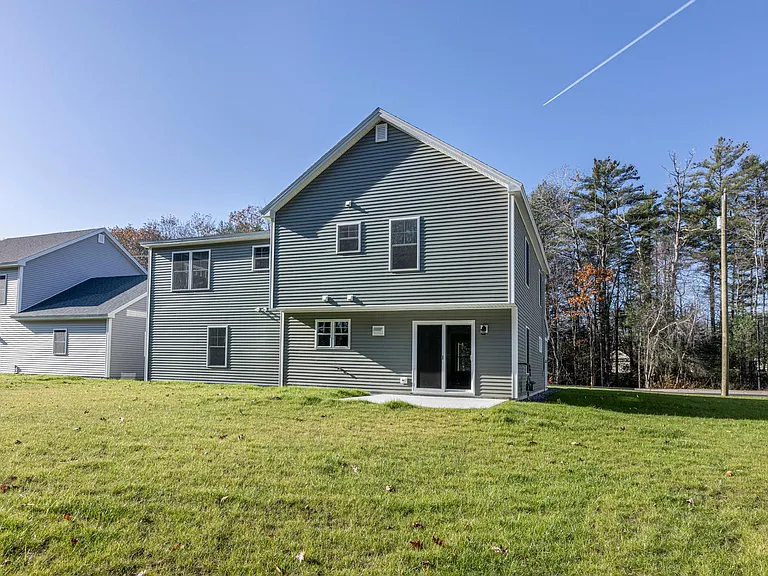 39 Neptune Dr — Photo 18