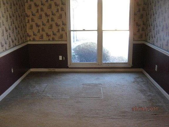 2nd image of 1860 Grouse Ct