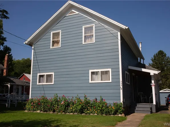 243 Jamestown St, Gowanda, NY 14070