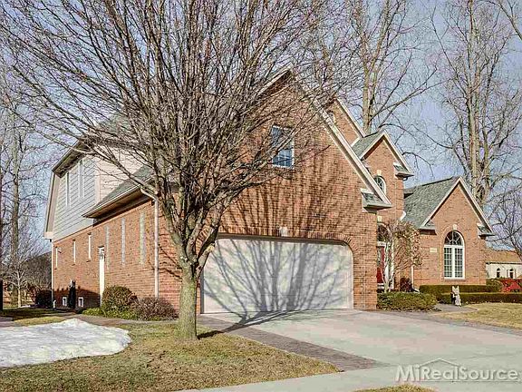 3rd image of 18223 Mackay Dr