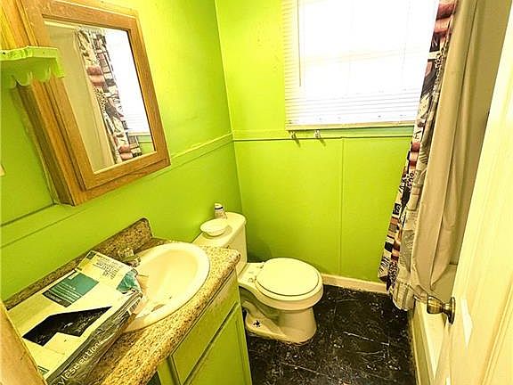 4th image of 1858 Martin Pl