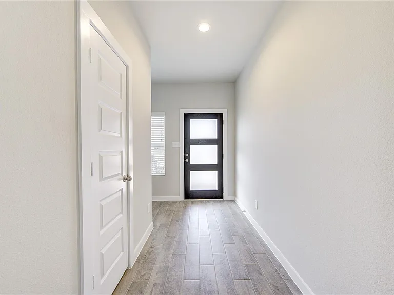 2623 Finley Ln — Photo 5
