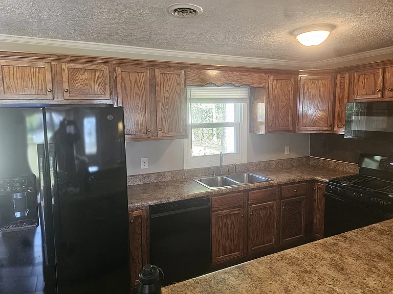 237 N Maple Ave — Photo 10