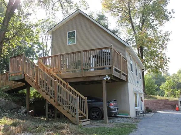 9514 Richfield Rd, Fairview Heights, IL 62208