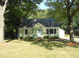 210 S Fruitport Rd, Spring Lake, MI 49456