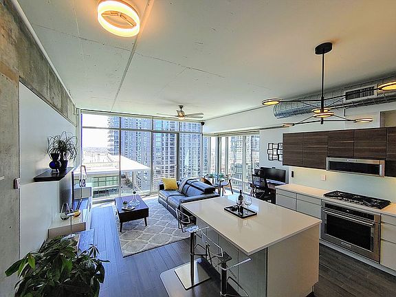 5th image of 1100 S Hope St APT 1503