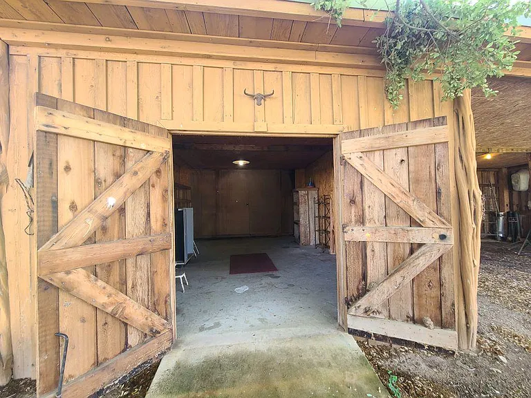 1115 County Road 414 — Photo 23
