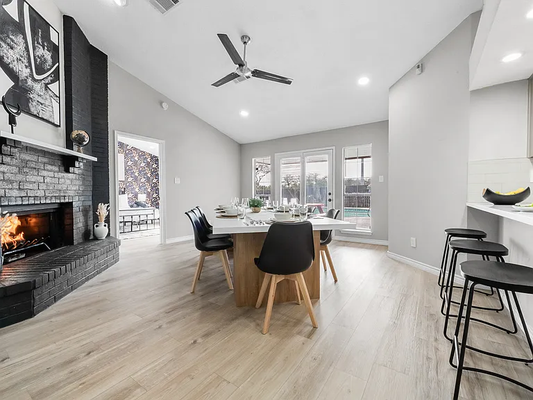 1040 Eagle Dr — Photo 12