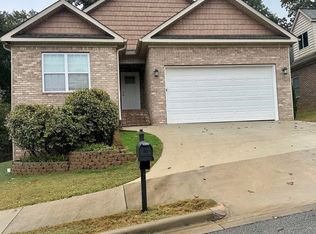 105 Willowood Dr, Oxford, AL 36203