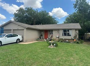 2304 Kings Rd, Moore, OK 73160