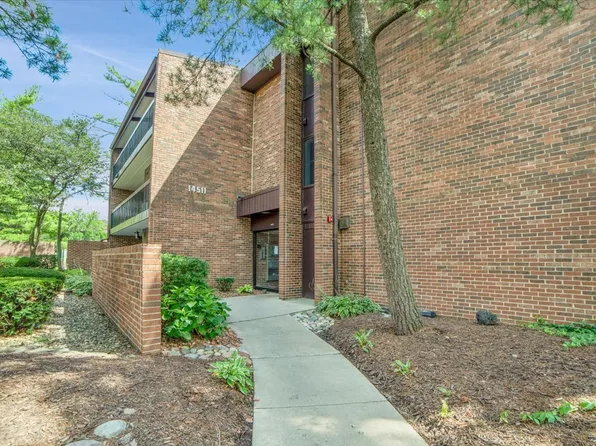 14511 Central Ct APT M2, Oak Forest, IL 60452