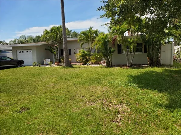 39 Sunset Bay Dr, Belleair, FL 33756