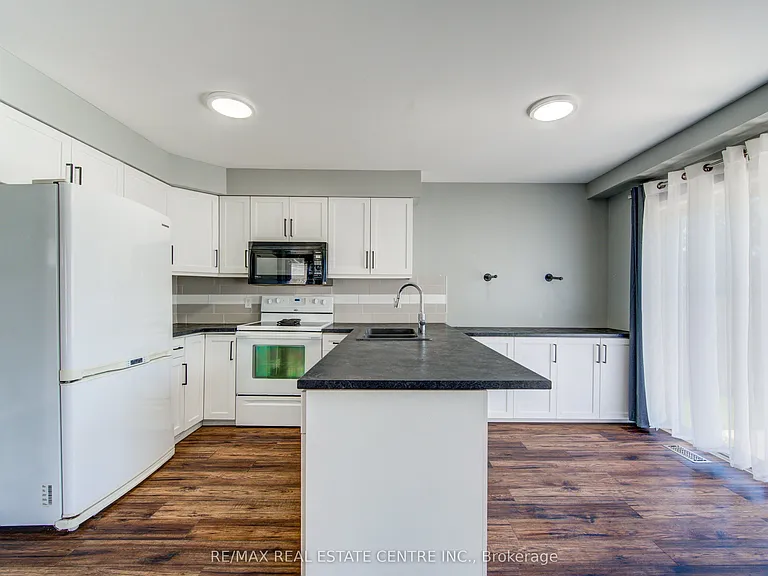 5 Tulip Dr — Photo 11