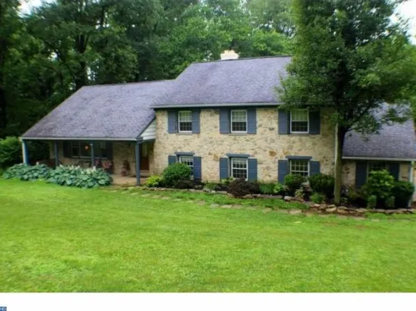 2330 N Feathering Rd, Media, PA 19063
