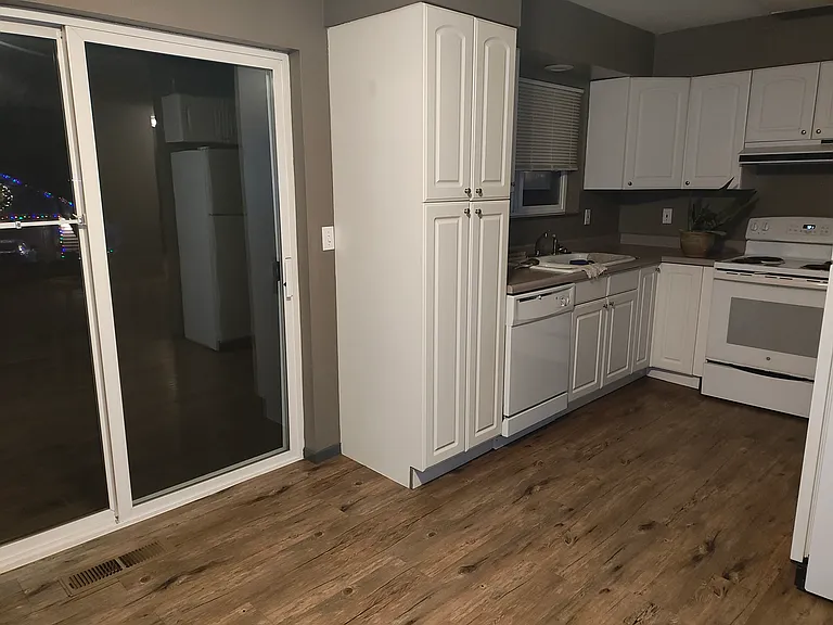 2620 Vintage Ave SE — Photo 6