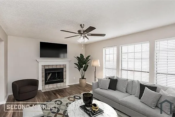 5 bed, 2228 sqft, $3,169 — Photo 2