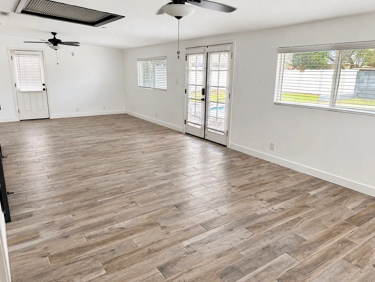 2220 E Heatherbrae Dr — Photo 4