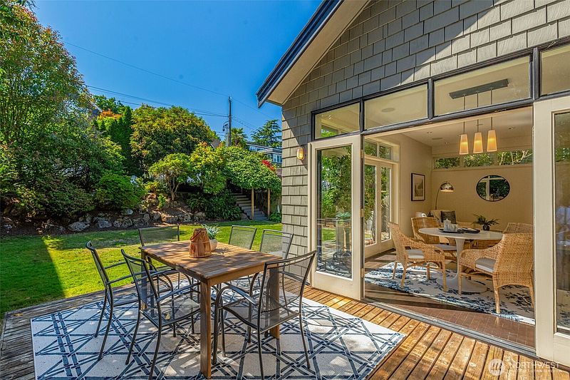 4th image of 1819 39th Avenue E