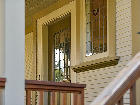 2nd image of 566 Gorge Rd W