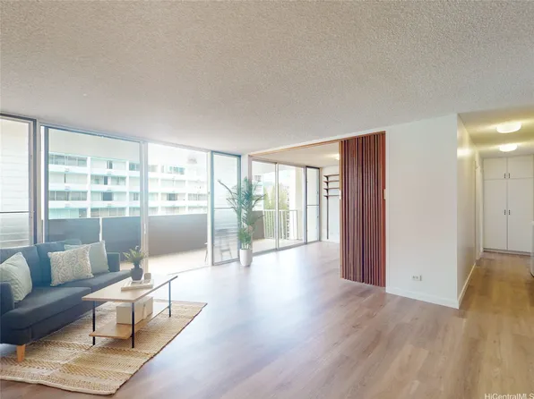 1561 Kanunu St APT 805, Honolulu, HI 96814