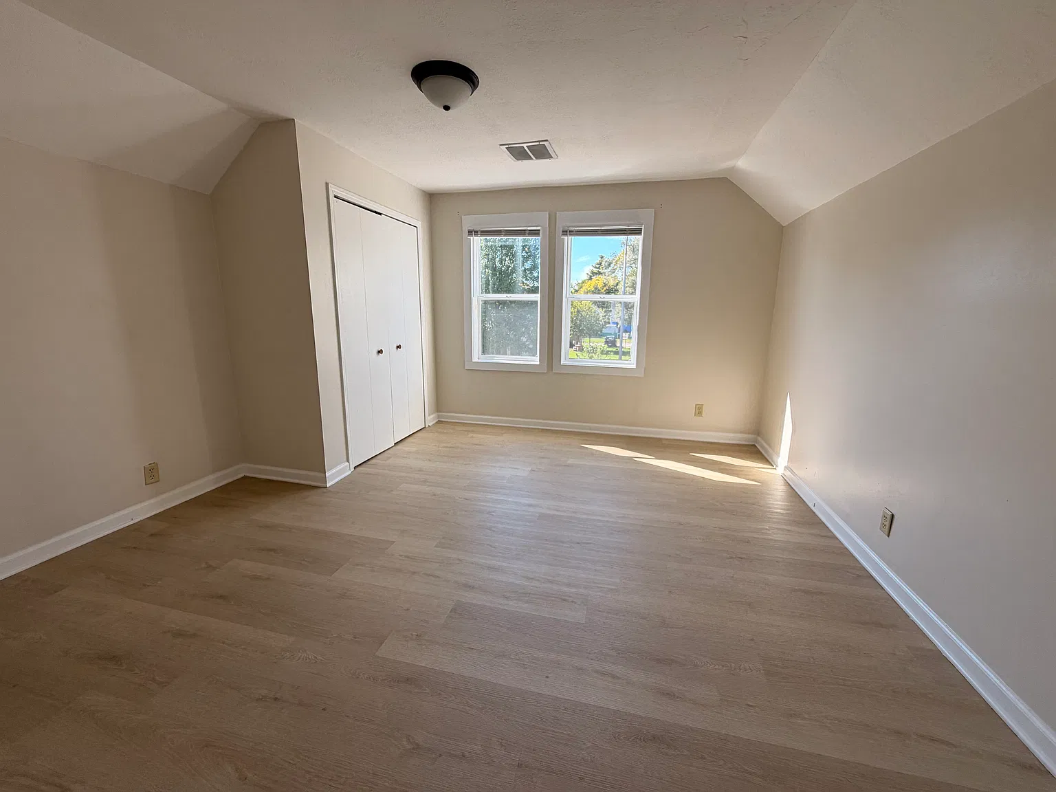 2 bed, 750 sqft, $1,250 — Photo 4