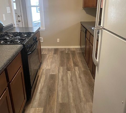 Kitchen to side entrance