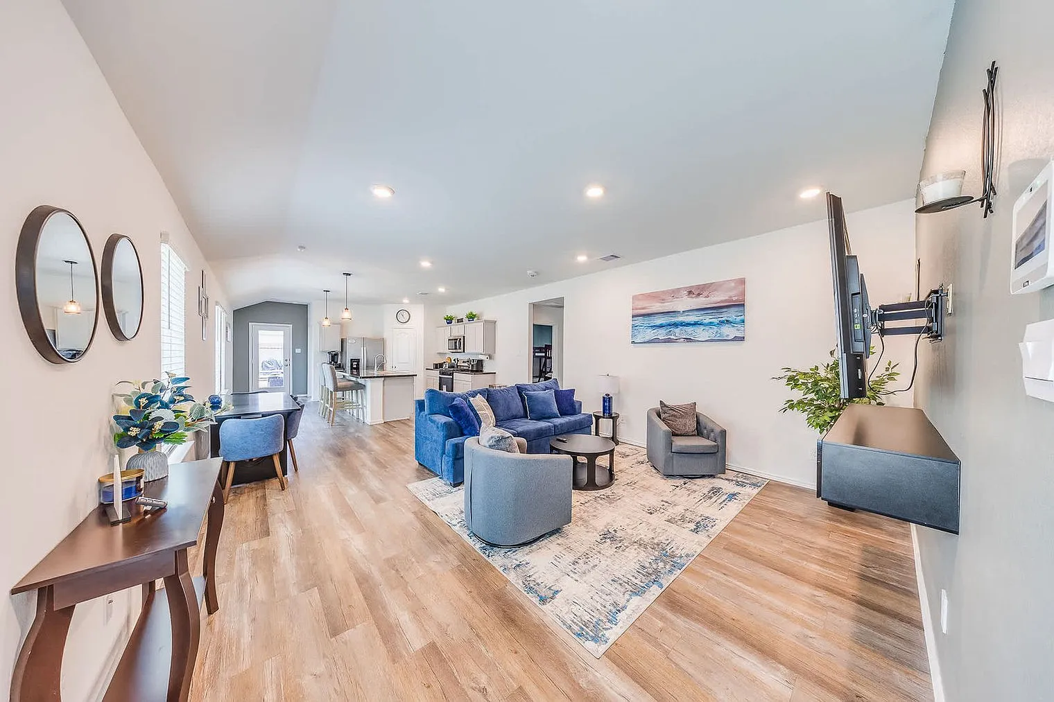 3 bed, 2.0 bath, $3,238 — Photo 2