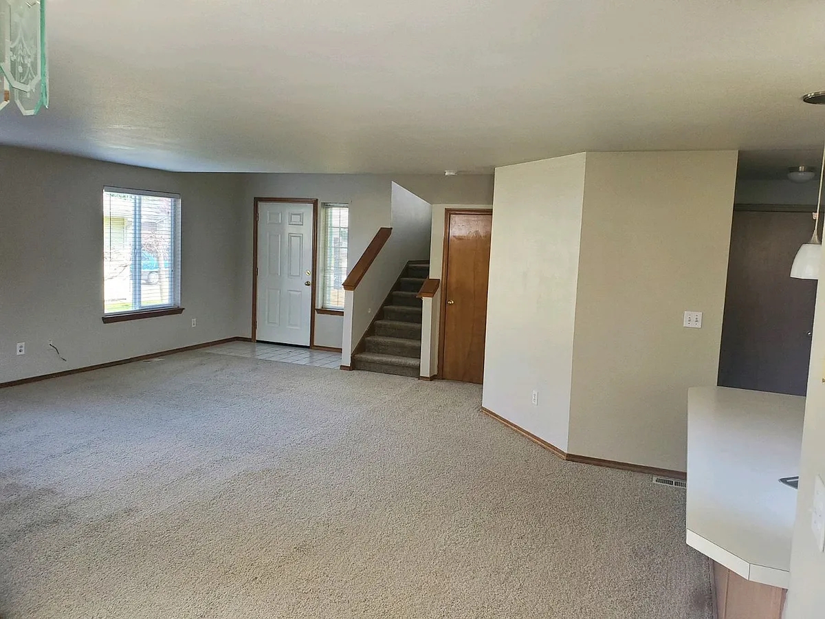 Building Photo - 5905 Cherokee Loop SE