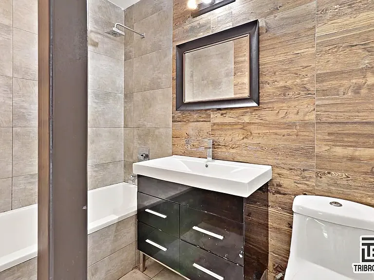 771 Lexington Ave #1L — Photo 9