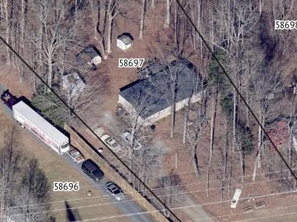 6720 Kerr Dr, Randleman, NC 27317