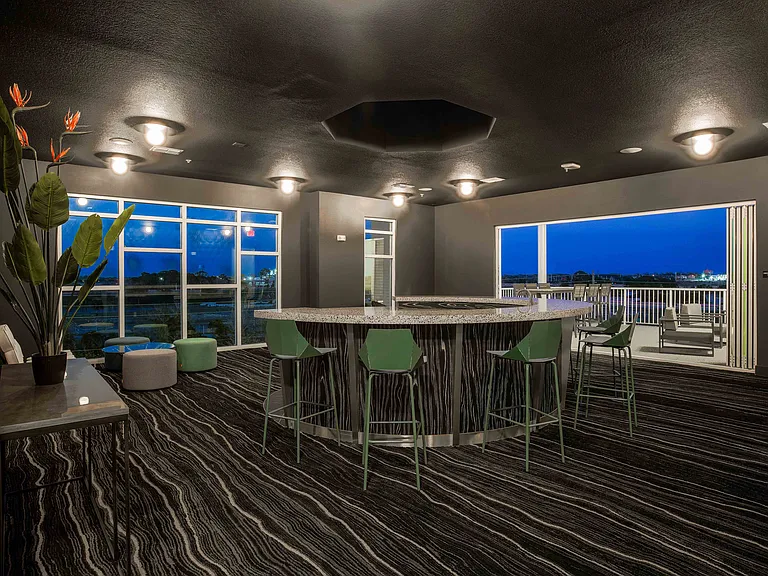 Oculus Bar Cirrus Apartments
