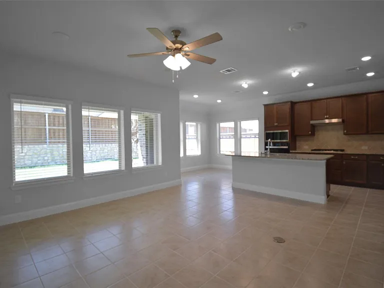 3808 Pennington Ave — Photo 4