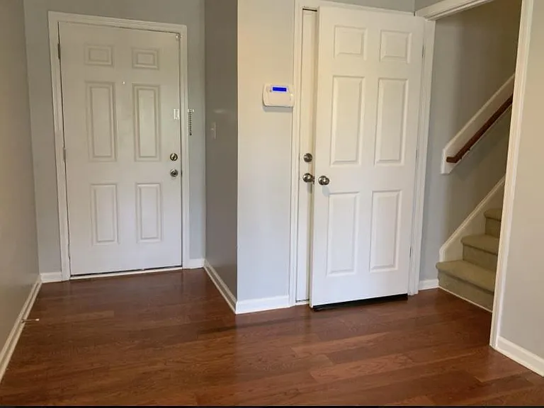 2827 Aristocrat Ln — Photo 2
