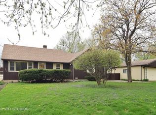 6N438 Thorn Rd, Roselle, IL 60172