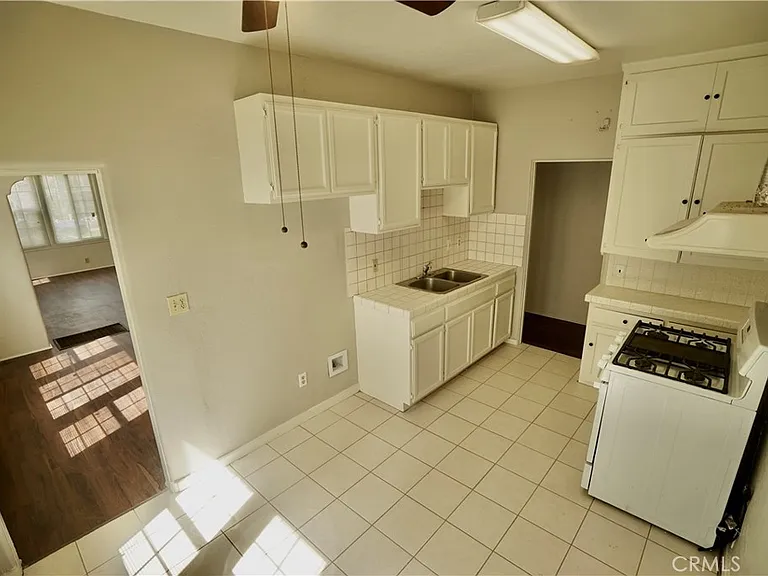 1336 Elm St #2 — Photo 15