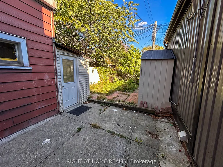 1039 Ossington Ave #B — Photo 7