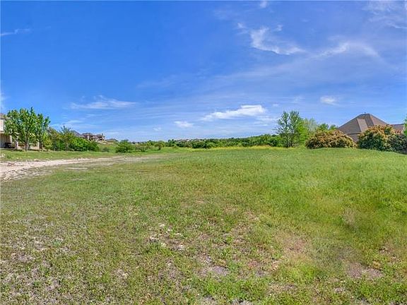 3rd image of 7429 Gleneagles Way
